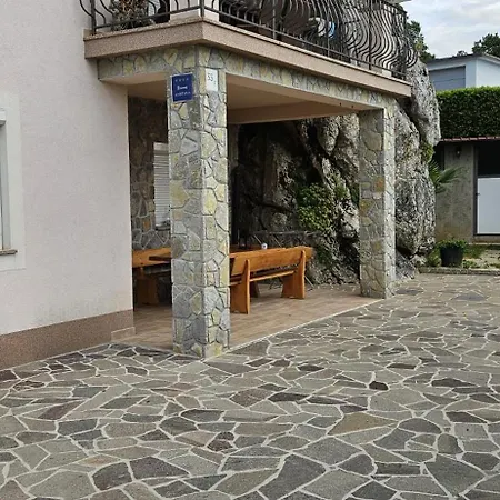 Heart Of Stone Apartment