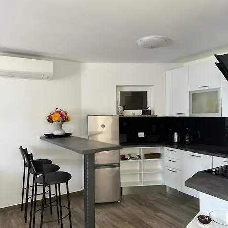 Heart Of Stone Apartment